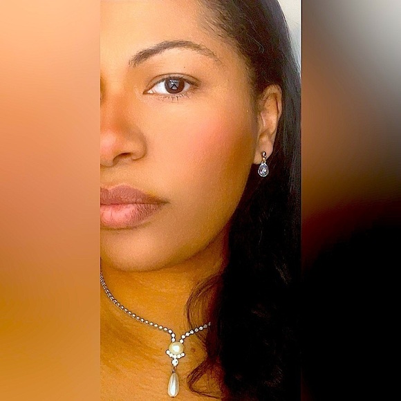 Elegant Vintage Aurora Borealis Crystal Pendulum Drop Earrings - Picture 3 of 3